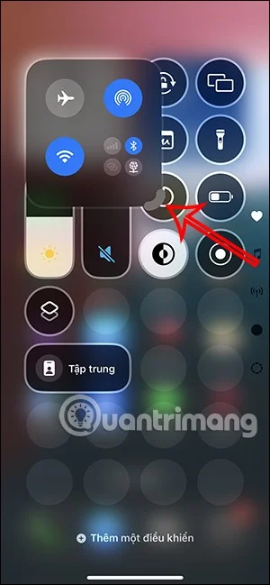 iOS 18에서 제어 센터를 조정하는 방법