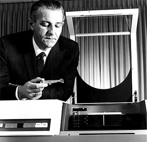 La historia de los discos duros: desde las tarjetas perforadas hasta las SSD