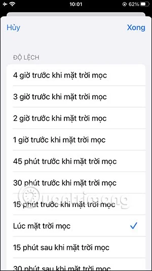 Jak automatycznie zmienić ekran iPhone'a na odcienie szarości