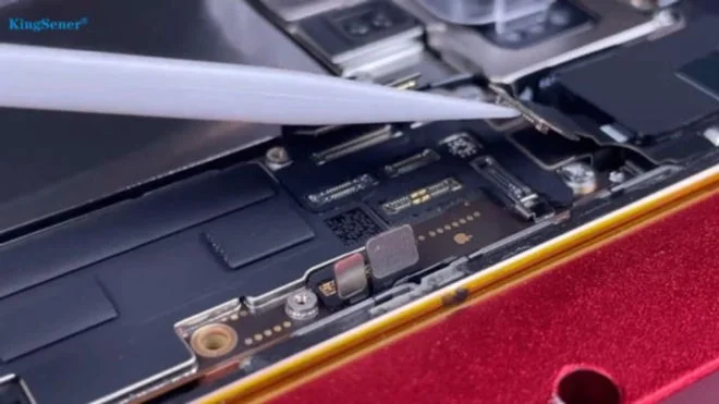 Gros plan sur le processus de mise à niveau de l'iPhone 16 Pro 128 Go vers 1 To