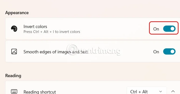 Cómo invertir los colores de la pantalla usando la Lupa en Windows 11