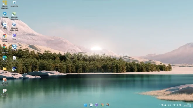 How to make Taskbar transparent on Windows 11
