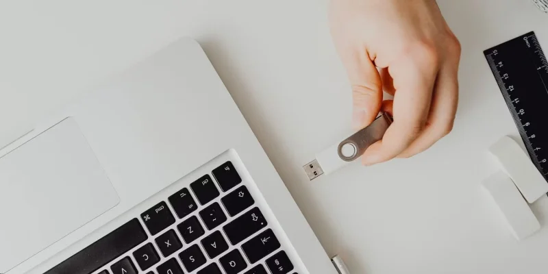 Cómo descargar, actualizar y solucionar problemas de controladores USB en Windows 10