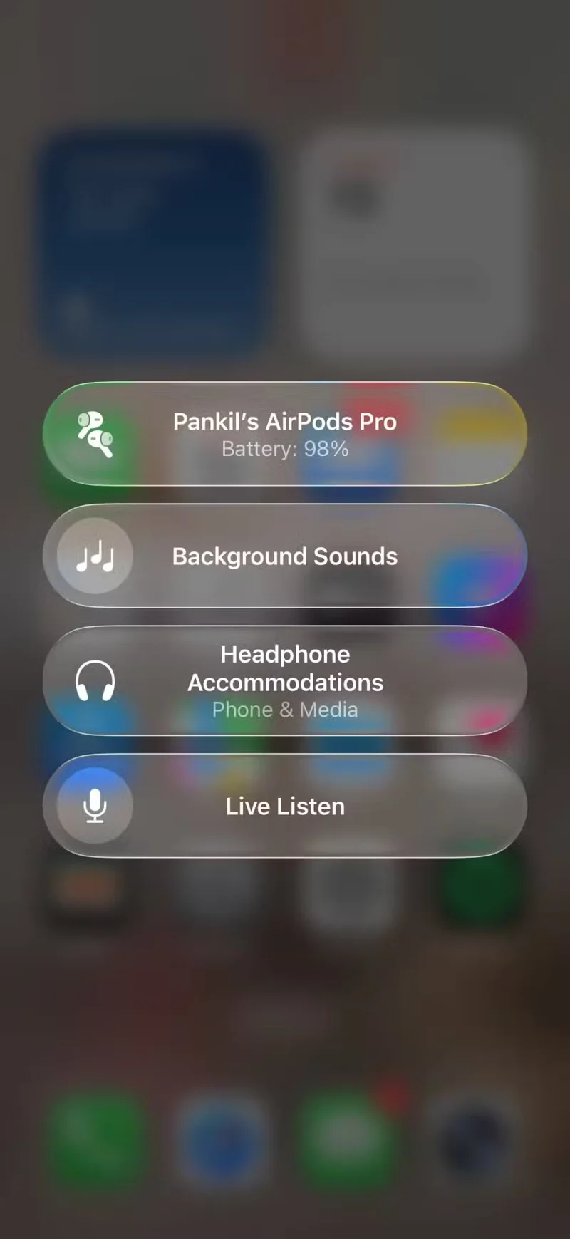 Cómo usar Conversation Awareness y Live Listen en los AirPods