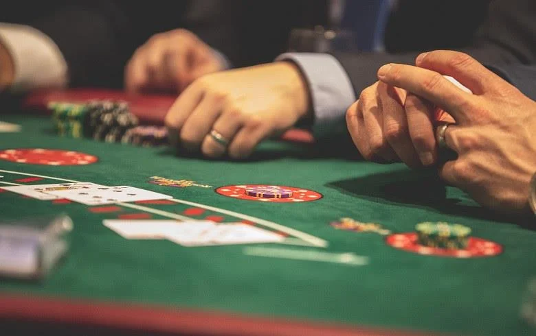 آیا سن قانونی قمار در ایالات متحده 21 سال و بالاتر است؟