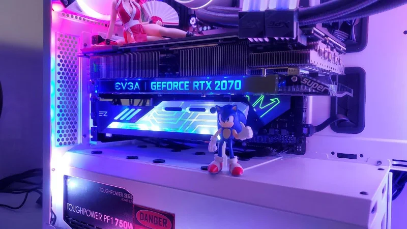 PC 케이스에 장난감 피규어 모형을 넣어도 정말 안전한가요?