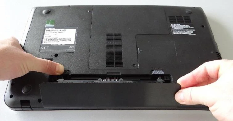 切れたノートパソコンのバッテリーを修復するための 3 つの非常に効果的な方法